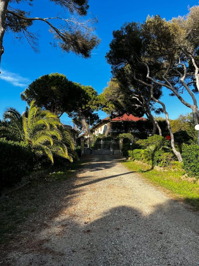 Villino La Fresia Villa Castiglioncello Bagian luar foto